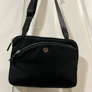 LuLuLemon Curved Lines Crossbody Bag